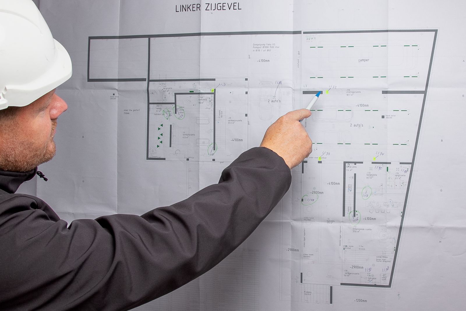 Betrek een domotica-specialist zo vroeg mogelijk in je project. CoDomotics zorgt dat verlichting, klimaat, zonwering en beveiliging perfect samenwerken – voor comfort én efficiëntie.