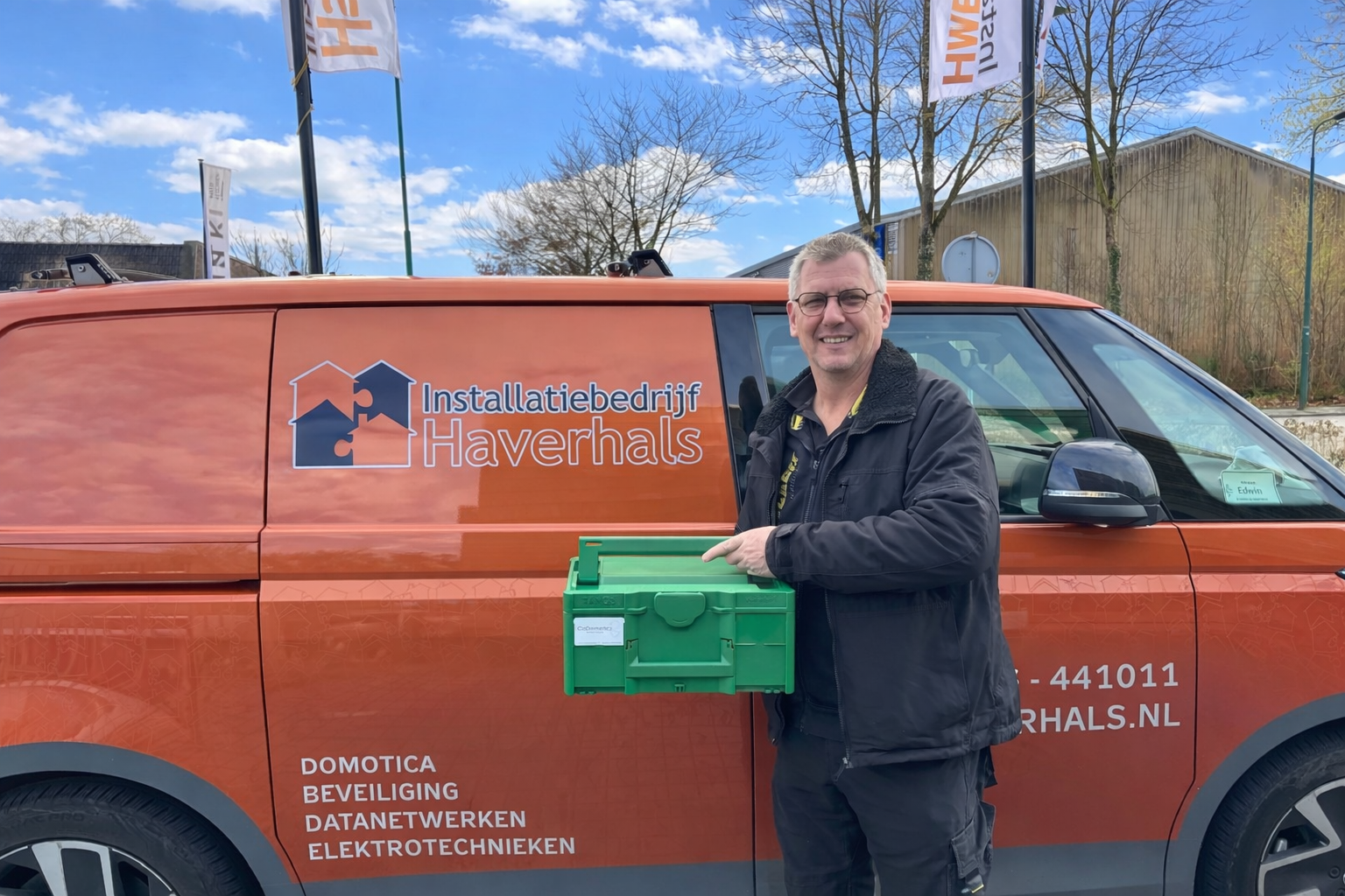 Edwin Haverhals van Installatiebedrijf Haverhals met KNX Remote Systainer voor snelle remote service en ondersteuning door CoDomotics